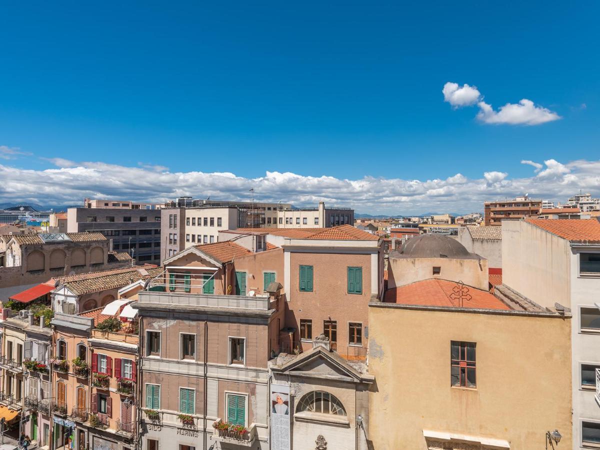 Casa Alla Marina Del Porto Di Cagliari Apartment Luaran gambar