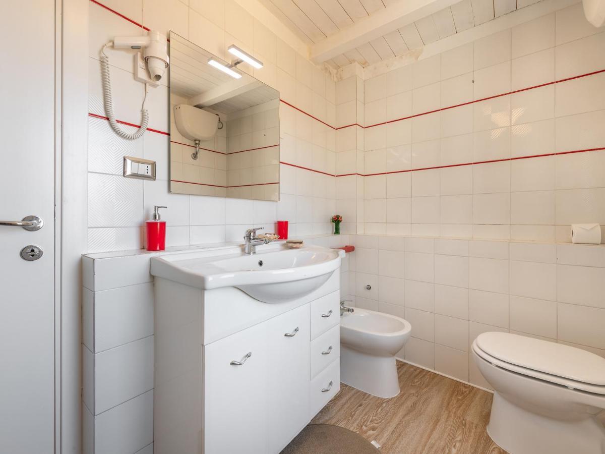 Casa Alla Marina Del Porto Di Cagliari Apartment Luaran gambar