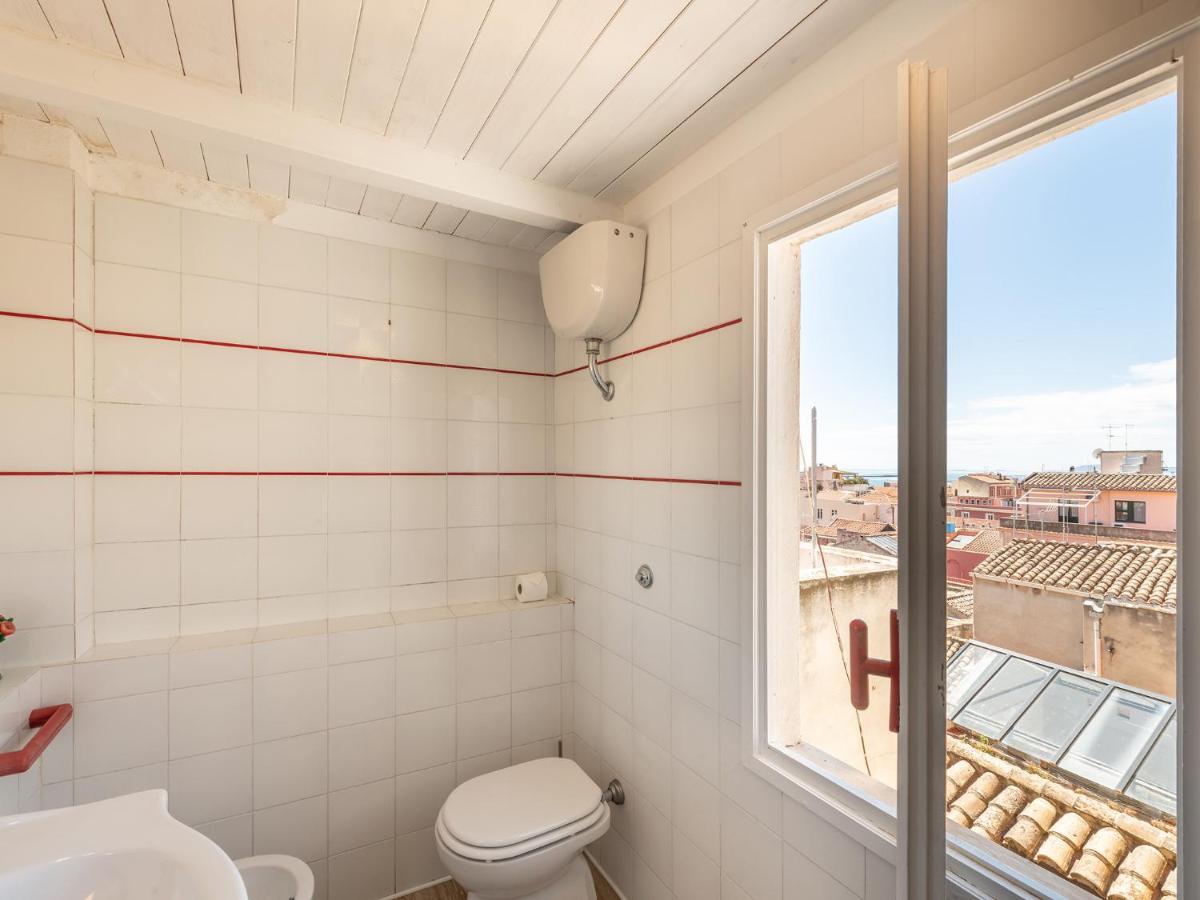 Casa Alla Marina Del Porto Di Cagliari Apartment Luaran gambar