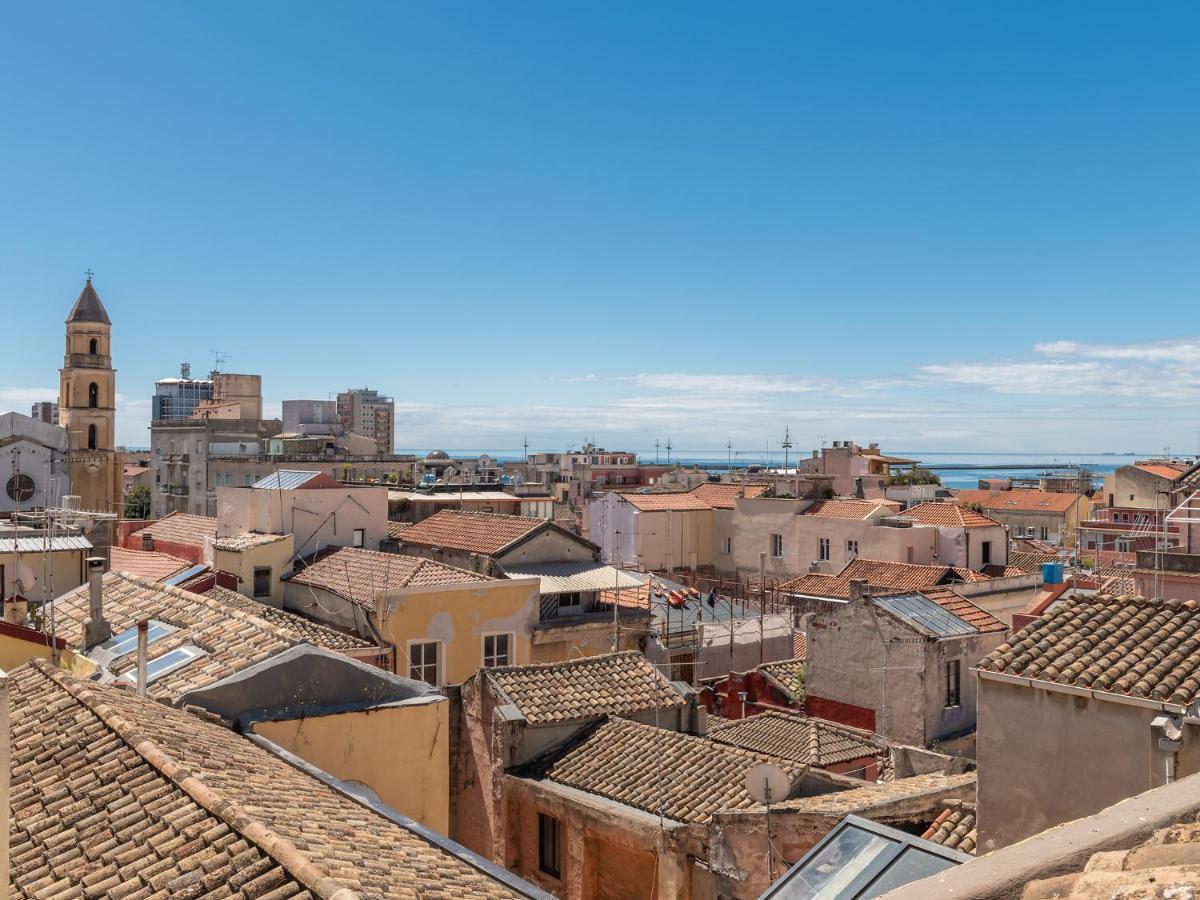 Casa Alla Marina Del Porto Di Cagliari Apartment Luaran gambar