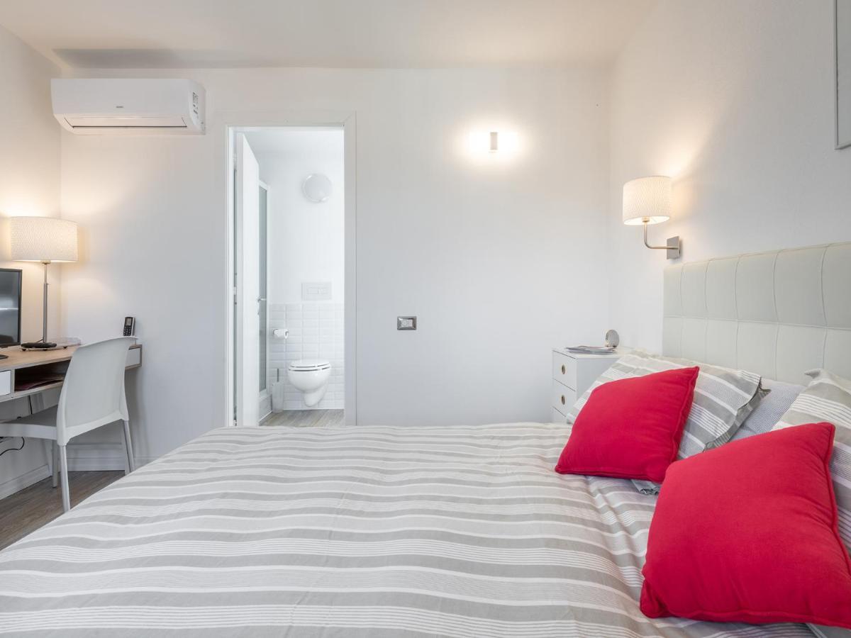 Casa Alla Marina Del Porto Di Cagliari Apartment Luaran gambar