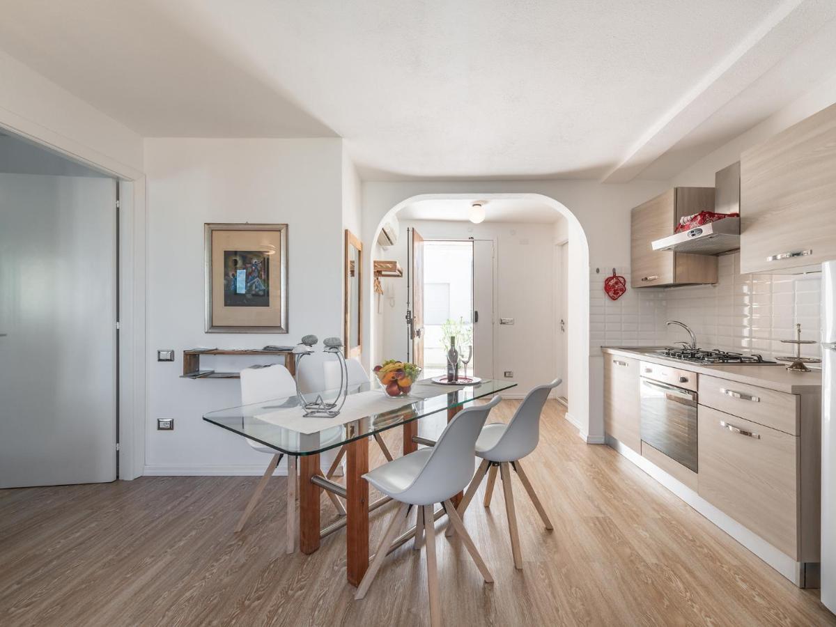 Casa Alla Marina Del Porto Di Cagliari Apartment Luaran gambar